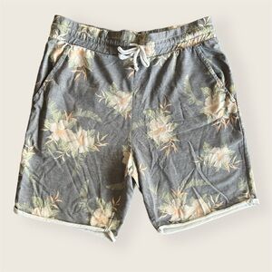 DIVIDED - Tropical Print Shorts